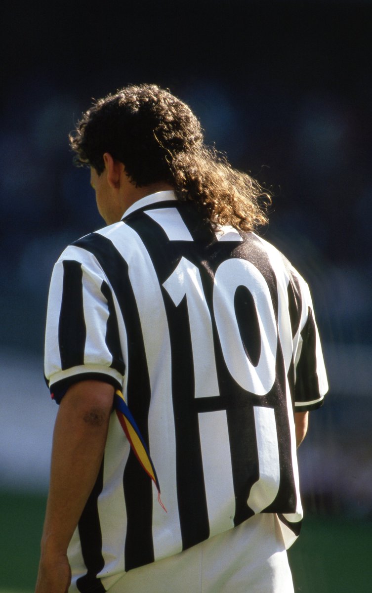 juventusfc's tweet photo. 🔟⚪️⚫️ https://t.co/Wv3b1Ip6nn