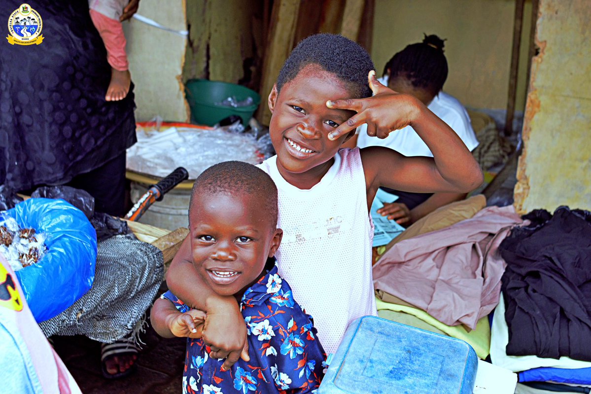 bysphcb's tweet image. Pictorial highlights from the ongoing Malaria Vaccine Improvement Plan at Swali Market on 5th November 2025.
HPV and OPV vaccines were also administered to eligible recipients, to ensure broader community protection.

#bysphcb 
#healthgistbybysphcb