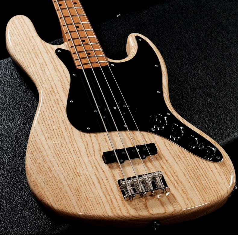 1484shibuya's tweet image. 【渋谷店ベースフロア】#Suhr Classic J お買い得価格となりました。
store.ishibashi.co.jp/view/item/0000…
ワンピースのスワンプアッシュ、ロースト、ハンドワウンドピックアップ、伝統のアクティブサーキットなど魅力満載の1本ですよ。この機会にゲッチュ♡