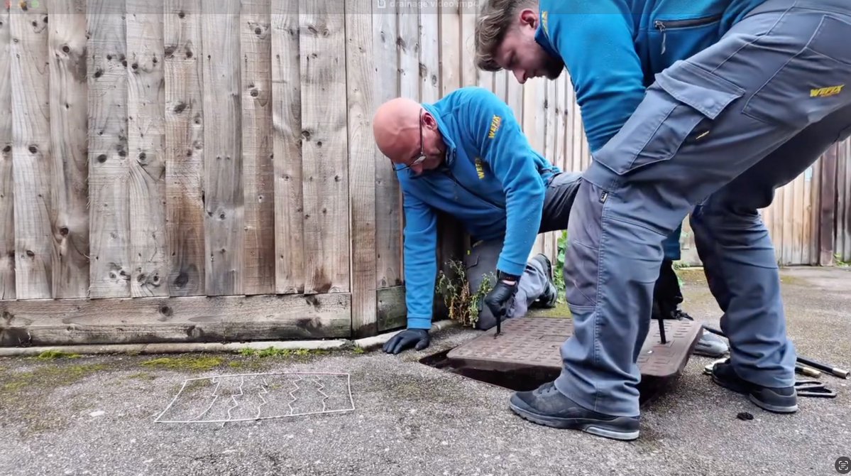 💧 Cold weather + blocked drains = big problems.
If your drains are slow or frozen, our engineers are ready to clear them before they become a winter nightmare.
🕐 24-hour service
🚐 Fast local response
📞 0207 889 1111 | 🌐 wefix.london
We Fix. We Care.