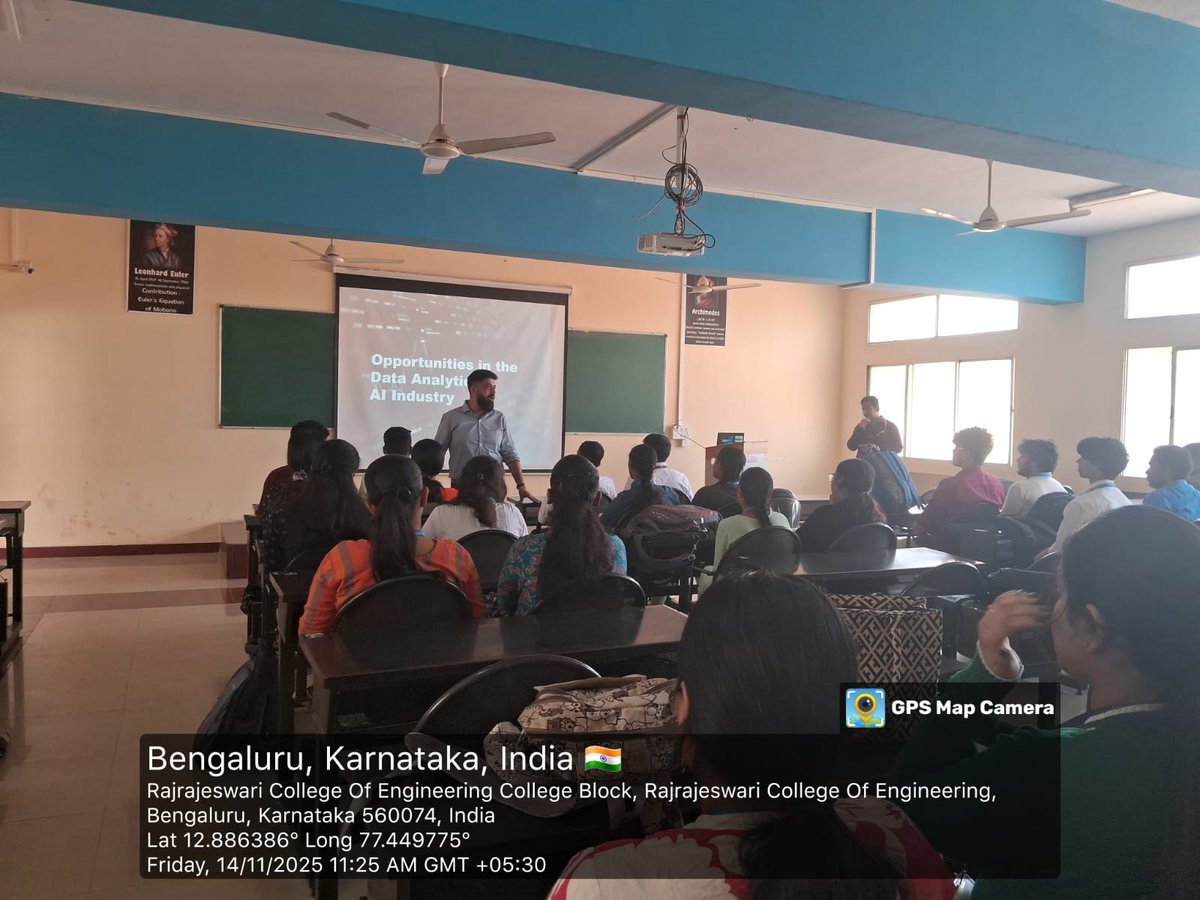 rrceblr's tweet image. 🌟 #RRCE AIML &amp;amp; CSE(IC) hosted a Technical Seminar on “Data Analytics &amp;amp; Gen AI” with Mr. Maheshwar Narayanan, AVP, Imarticus Learning. Students gained insights on analytics, Gen AI apps &amp;amp; career skills! 🤖📊
#TechSeminar #AIML #CSEIC #FutureTech