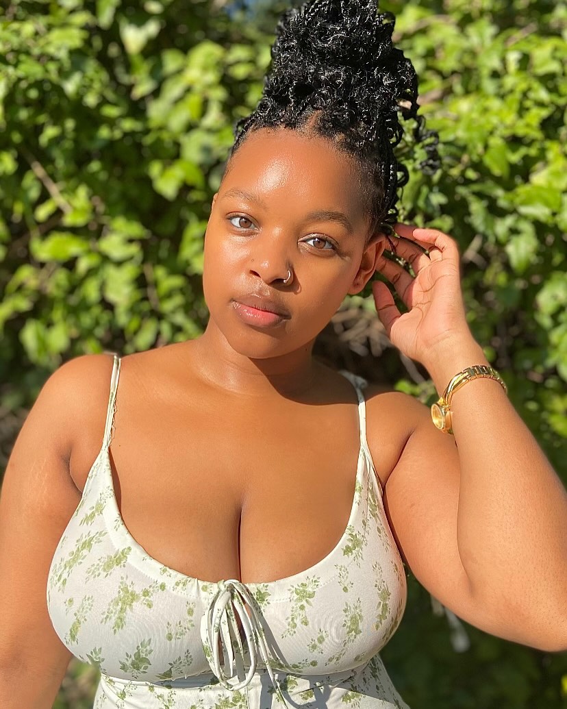 RuthOvibes's tweet image. Soft as petals 🌸 10/10 💫