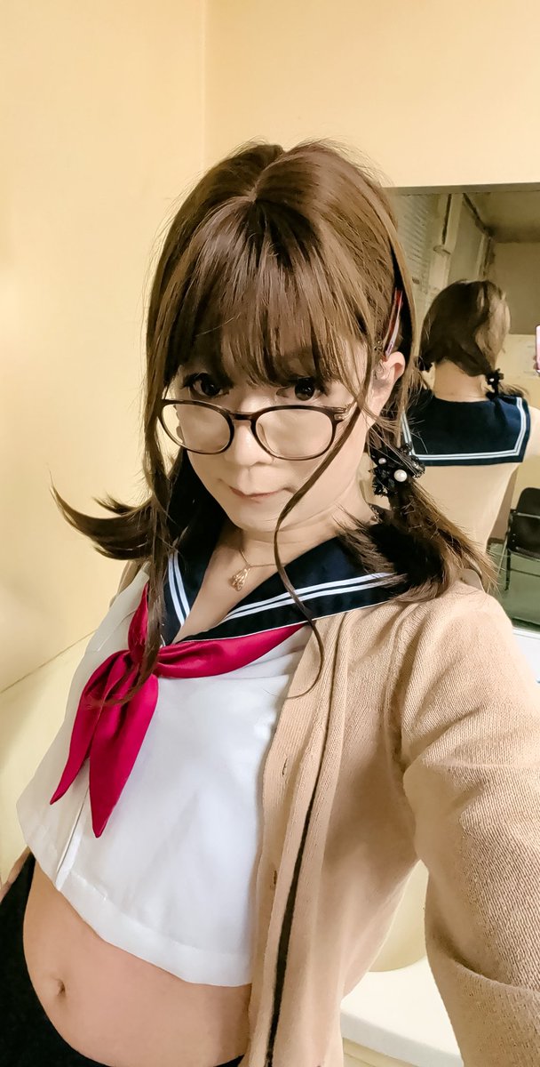 ┌（┌ ＾o＾）┐ﾍｿｫ…