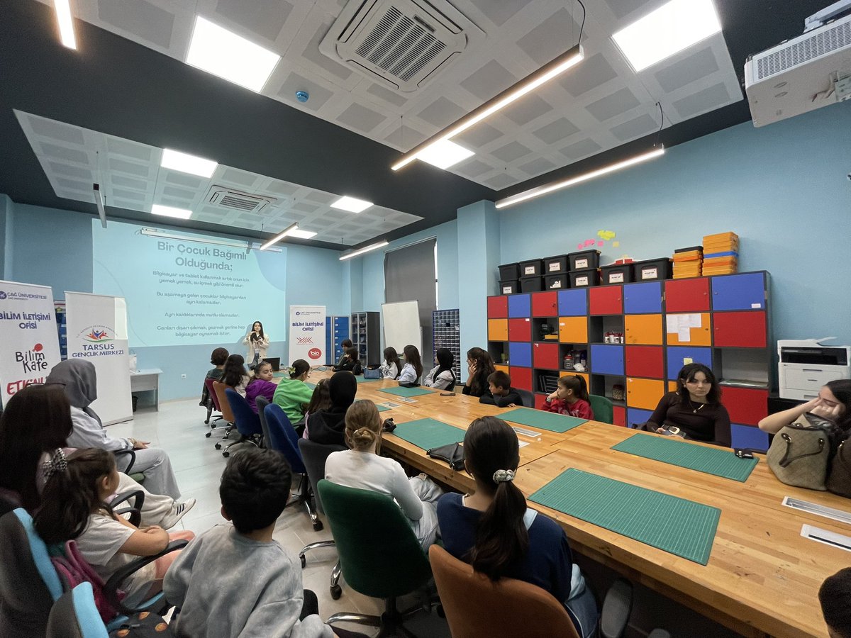 Teknoloji Bağımlılığına Karşı Farkındalık Semineri
Çağ Üniversitesi Bilim İletişimi Ofisi, Tarsus Gençlik Merkezinde ilkokul öğrencileriyle teknoloji bağımlılığı üzerine keyifli ve öğretici bir buluşma gerçekleştirdi.#gsbgm #tarsusgm