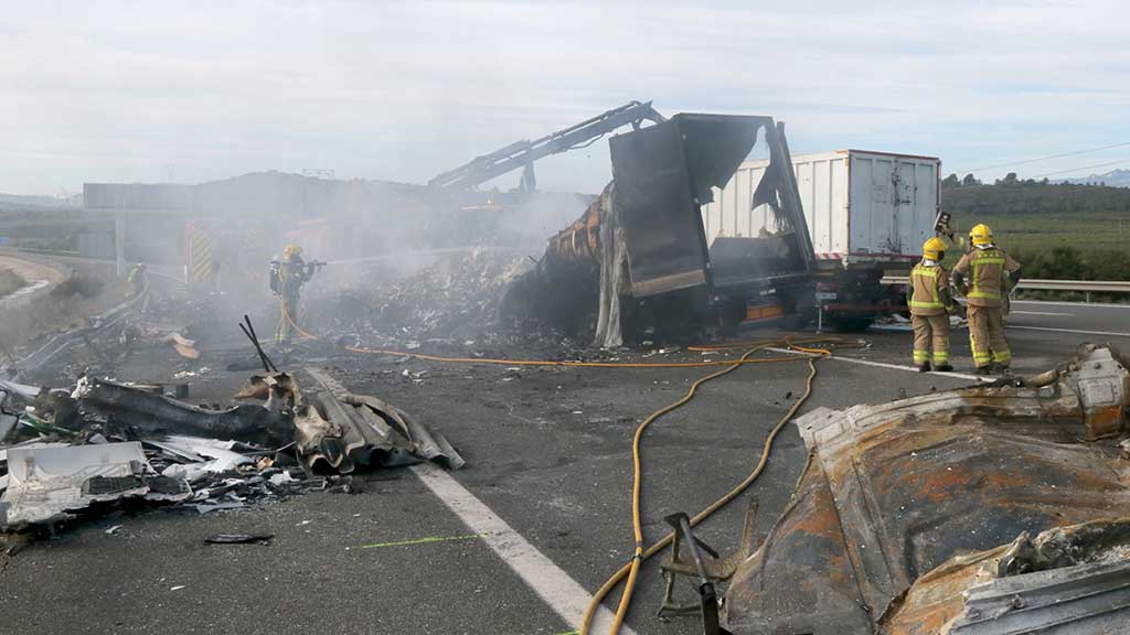 SetmanariEbre's tweet image. 🔴 VÍDEO · Controls amb drons, radars i reducció de la velocitat per reduir la sinistralitat a l&apos;AP-7 a l&apos;Ebre

📷 LA NOTÍCIA: setmanarilebre.cat/video-%c2%b7-c…

@transit @mossos @territoricat @SilviaPaneque @interiorcat @nuriaparlon @govterresebre @castorgonell #AP7 #TerresdelEbre