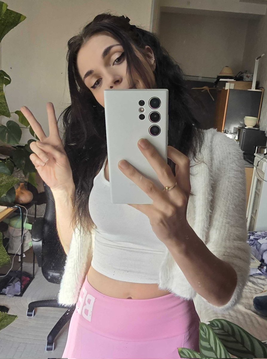 New week hype! Hope it started of supahdupah!

Live now at twitch.tv/taniauncensored