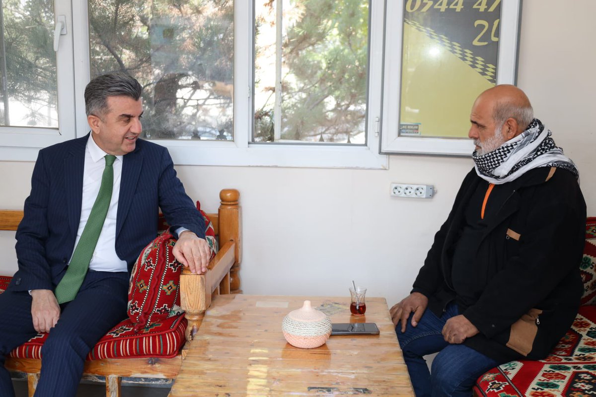 Taksi Durağı Esnaflarımızla Gönül Gönüleyiz...

📍Eyyübiye

Eyyübiye ilçemizde taksi durağı esnaflarımızı ziyaret ettik, hayırlı işler diledik, gönül sohbetlerine ortak olduk. Sorun ve taleplerini dinledik.

Tüm esnaflarımıza hayırlı işler bereketli kazançlar dilerim.