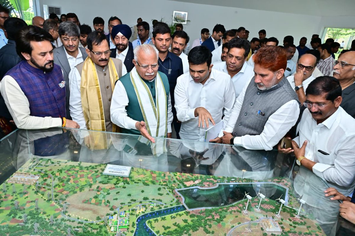 आंध्र प्रदेश स्थित कुरनूल में आज विद्युत मंत्रालय की संसदीय सलाहकार समिति की बैठक की अध्यक्षता की। बैठक में राष्ट्रव्यापी Pumped Storage Projects तथा आगामी नवीकरणीय ऊर्जा प्रोजेक्ट्स पर गहन समीक्षा कर व्यापक विचार विमर्श हुआ।

पिछले एक दशक में आदरणीय प्रधानमंत्री <a href="/narendramodi/">Narendra Modi</a> जी