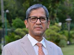 Kumar991957's tweet image. సోషల్ మీడియాపై ఎందుకంత కోపం అసహనం రమణగారు 
రామోజీరావు పుట్టినరోజు సందర్భంగా excellency అవార్డు ప్రధానం కార్యక్రమంలో మాట్లాడుతూ గతంలో నాయకుల వెనక రౌడీలు ఉండేవాళ్లు ఇప్పుడు సోషల్ మీడియా ఉందంటున్నారు
మీరు చూసే మెయిన్ పచ్చ మీడియా కంటే SM 100 రేట్లు మేలు కదా 
SM influencers తలలో ఏమి…