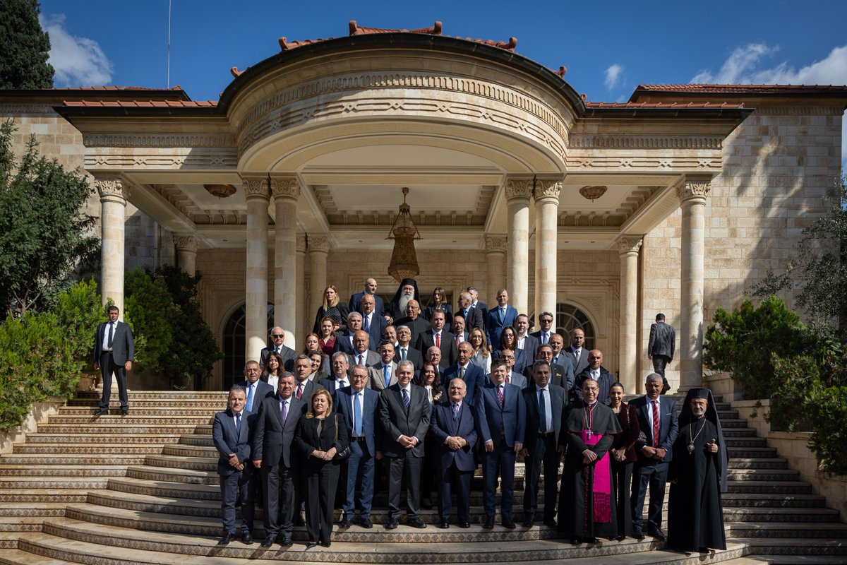 عمان 16 تشرين الثاني (بترا)- التقى سمو الأمير الحسن بن طلال، رئيس مجلس أمناء المعهد الملكي للدراسات الدينية، في قصر بسمان الزاهر وفدا رفيع المستوى من برلمانيين وأعضاء مؤتمر الجمعية البرلمانية الدولية للأرثوذكسية.
   التفاصيل في الرابط التالي :
facebook.com/share/p/17SCg1…