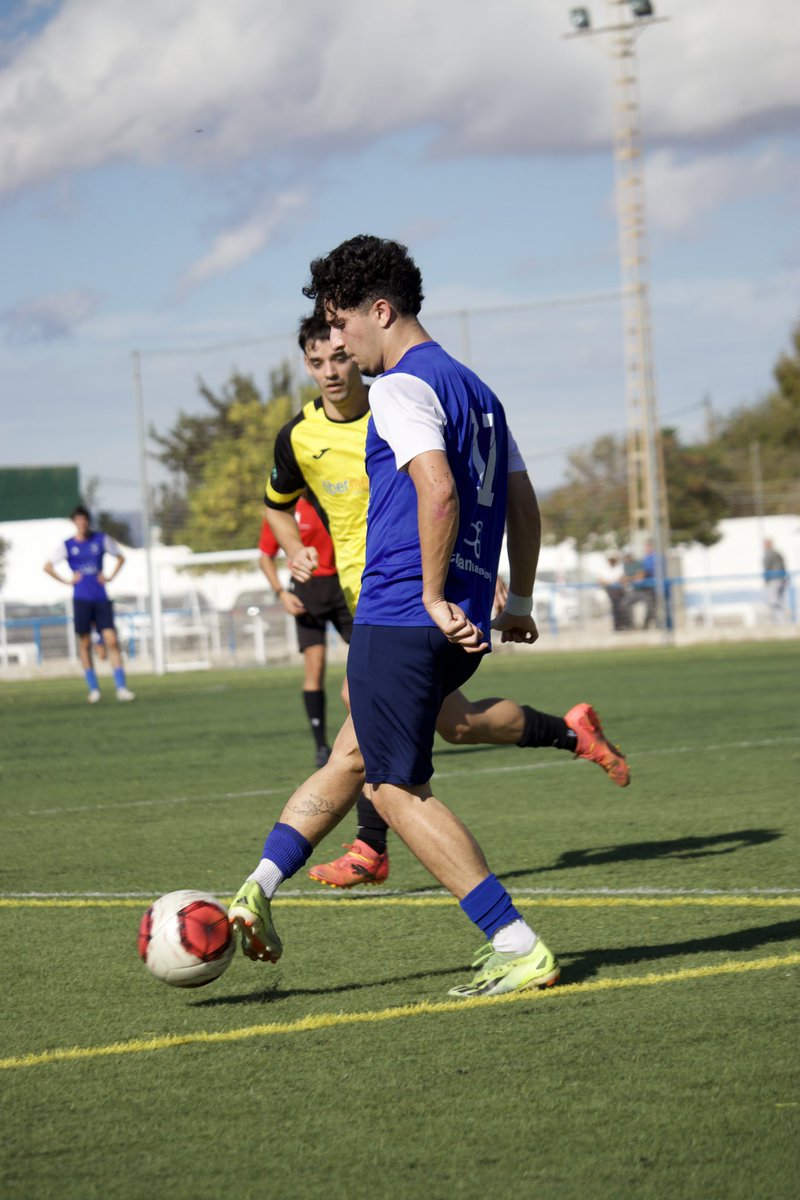 𝙍𝙚𝙨𝙪𝙡𝙩𝙖𝙙𝙤 𝙅𝙤𝙧𝙣𝙖𝙙𝙖 9|

#CDJuvenia 2-1 EFB Puente Tocinos 

✅ ¡Victoria ÉPICA! 
 Dos asistencias de Edu y dos goles de Álvaro en el 92’ y 97’ sellaron la remontada para dejar los 3 puntos muy necesarios en el Rafael Garcia. 

#HastaElFinal #NuestroCamino💙