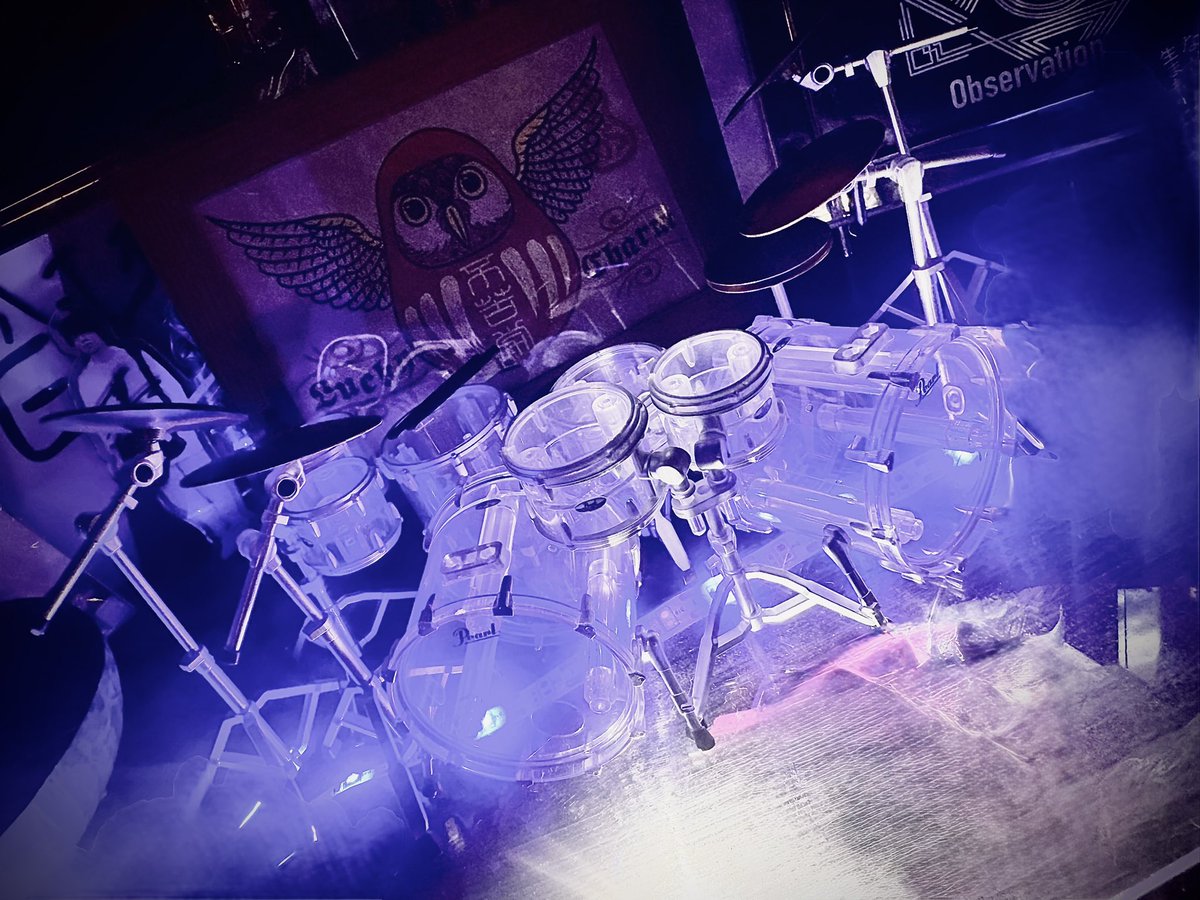 higepapafuni's tweet image. 昨日、まさかの購入諦めていたBANDAIさんのPearlクリスタルドラムセットガチャがを発見！！
そりゃやりますよ！！

うん！！
めっちゃカッコいい🩷
このサイズの飾れるケース欲しい。

#pearl 
#パール
#drum 
#ドラム
#BANDAI 
#ガチャ
#クリスタルドラム