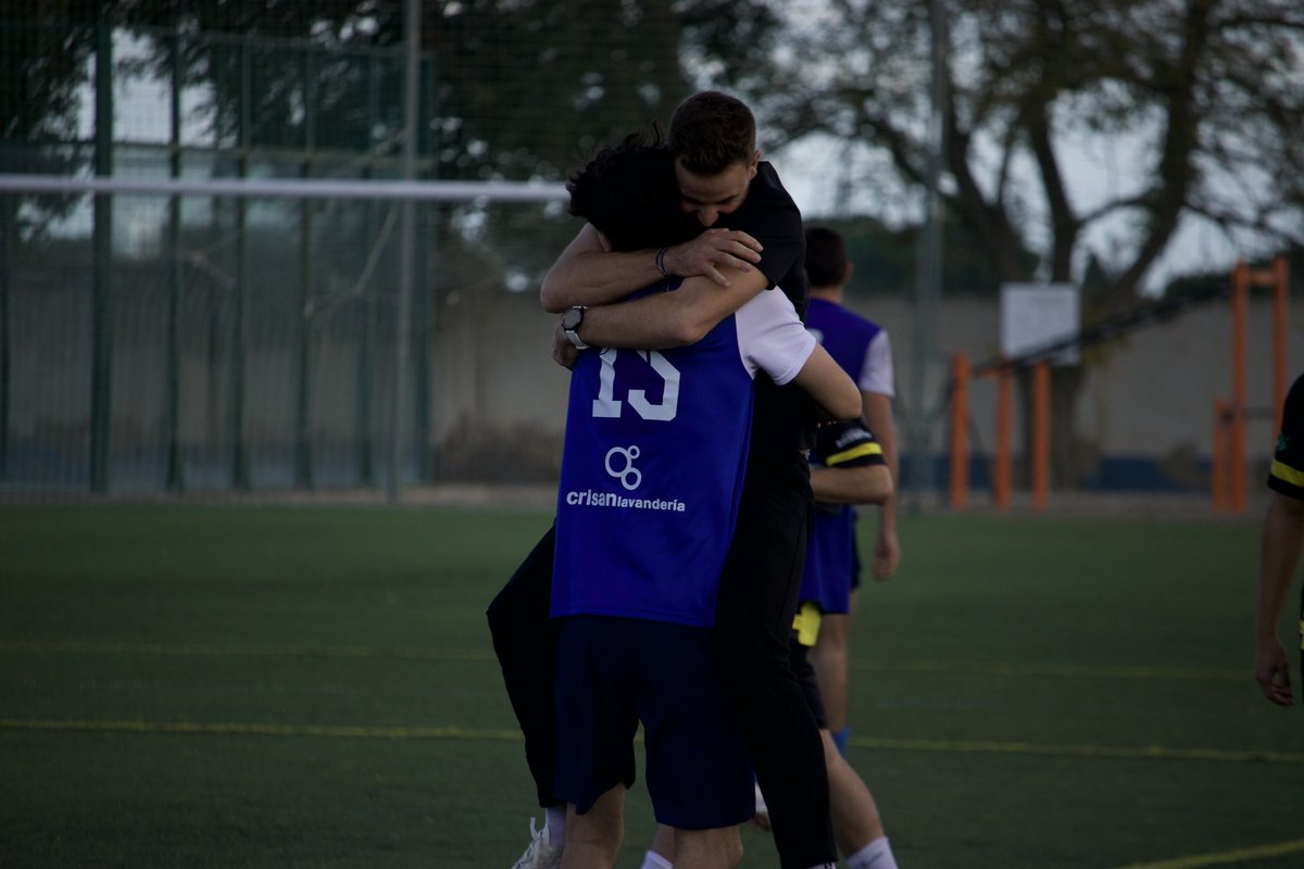 𝙐𝙣𝙖 𝙞𝙢𝙖𝙜𝙚𝙣 𝙦𝙪𝙚 𝙡𝙤 𝙙𝙚𝙛𝙞𝙣𝙚 𝙩𝙤𝙙𝙤 

              💙𝙁𝘼𝙈𝙄𝙇𝙄𝘼💙