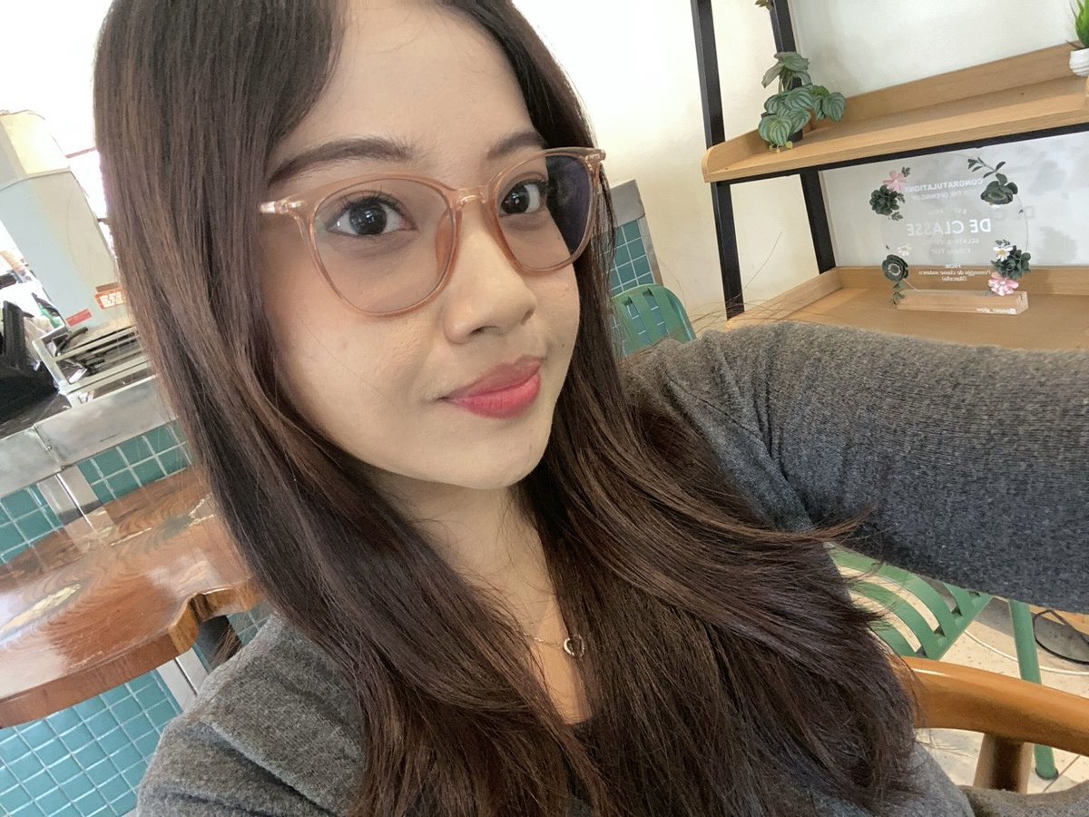 alviadevana's tweet image. adalah gweh