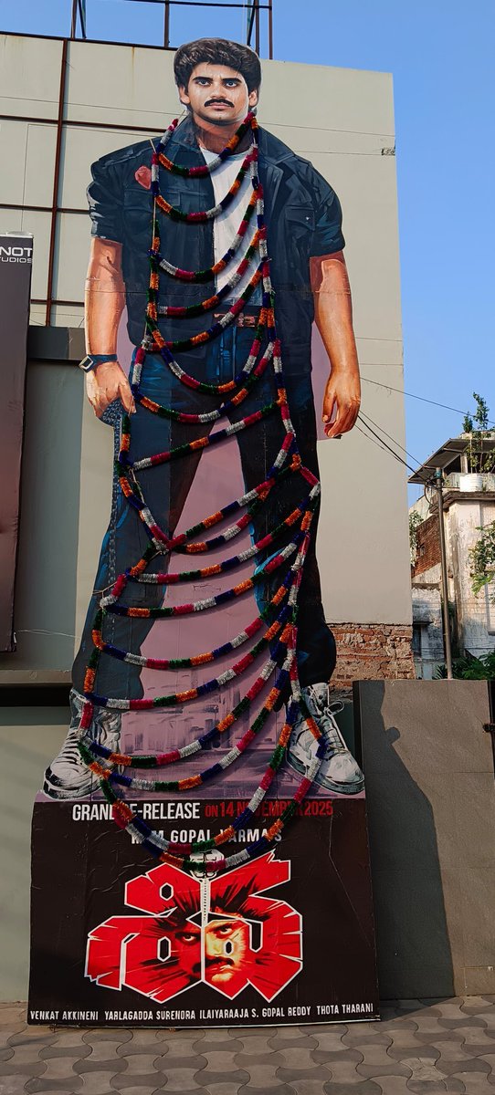 AkkineniHungama's tweet image. #Shiva4K Celebrations At Kakinada  @iamnagarjuna  👑 

#ShivaReRelease 
#Shiva4KReRelease 
#Shiva4KCelebrations