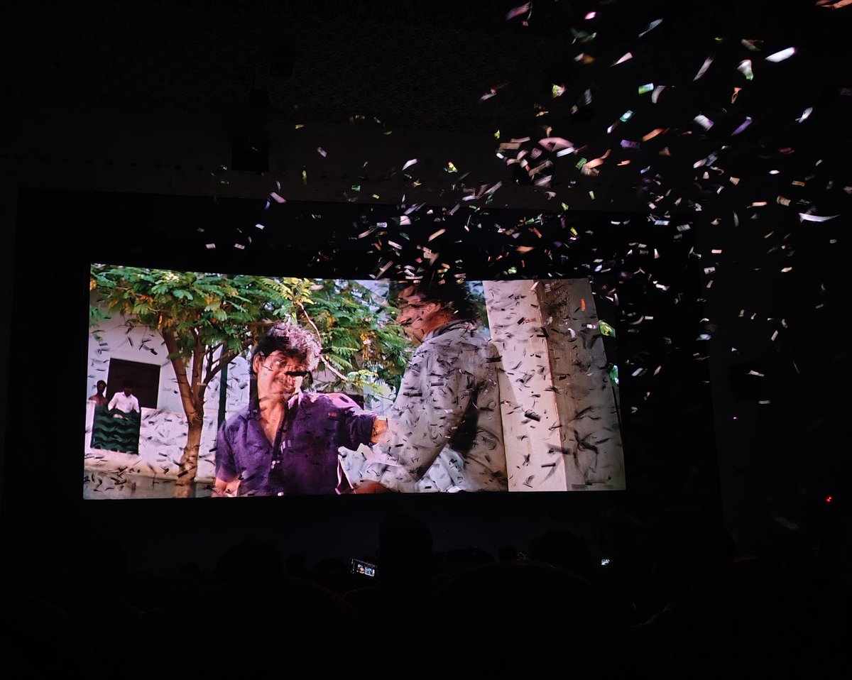 AkkineniHungama's tweet image. #Shiva4K Celebrations At Kakinada  @iamnagarjuna  👑 

#ShivaReRelease 
#Shiva4KReRelease 
#Shiva4KCelebrations