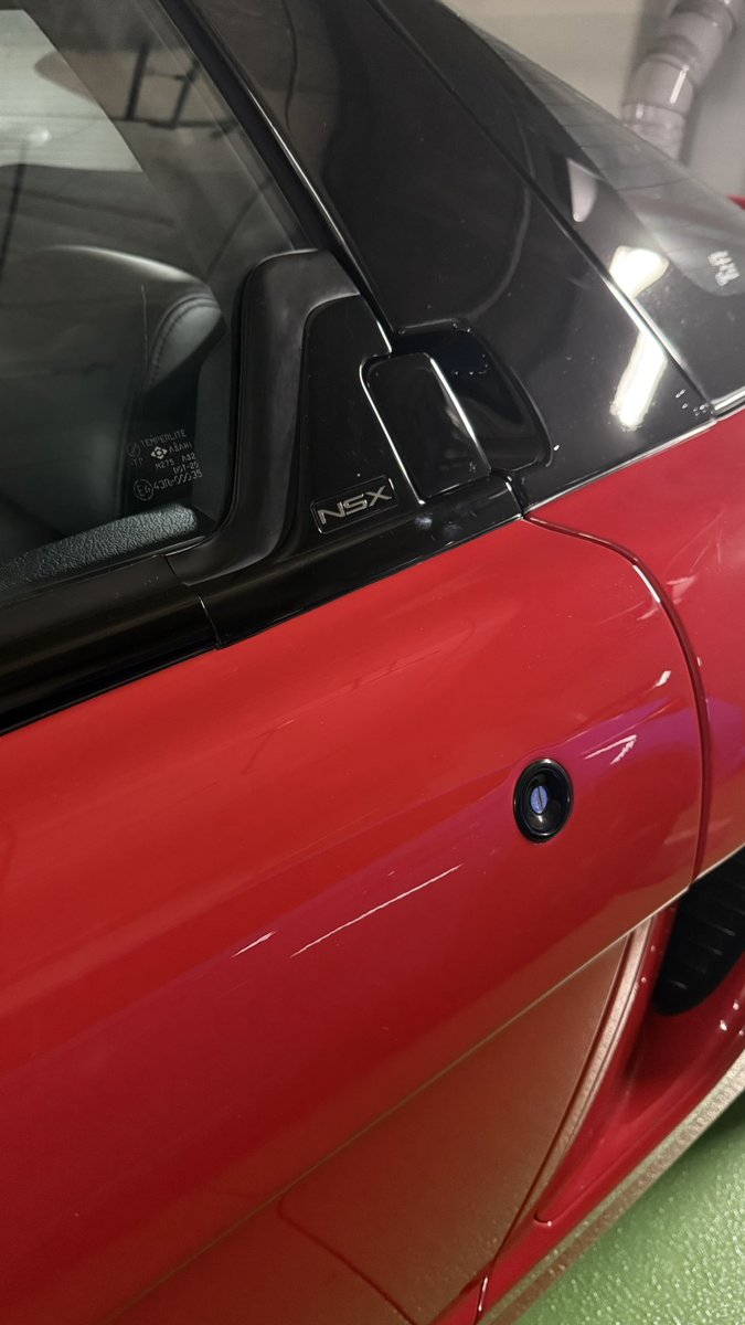 ホントNSXはどこを切り取ってもカッコイイです！ と、コンビニでお会い