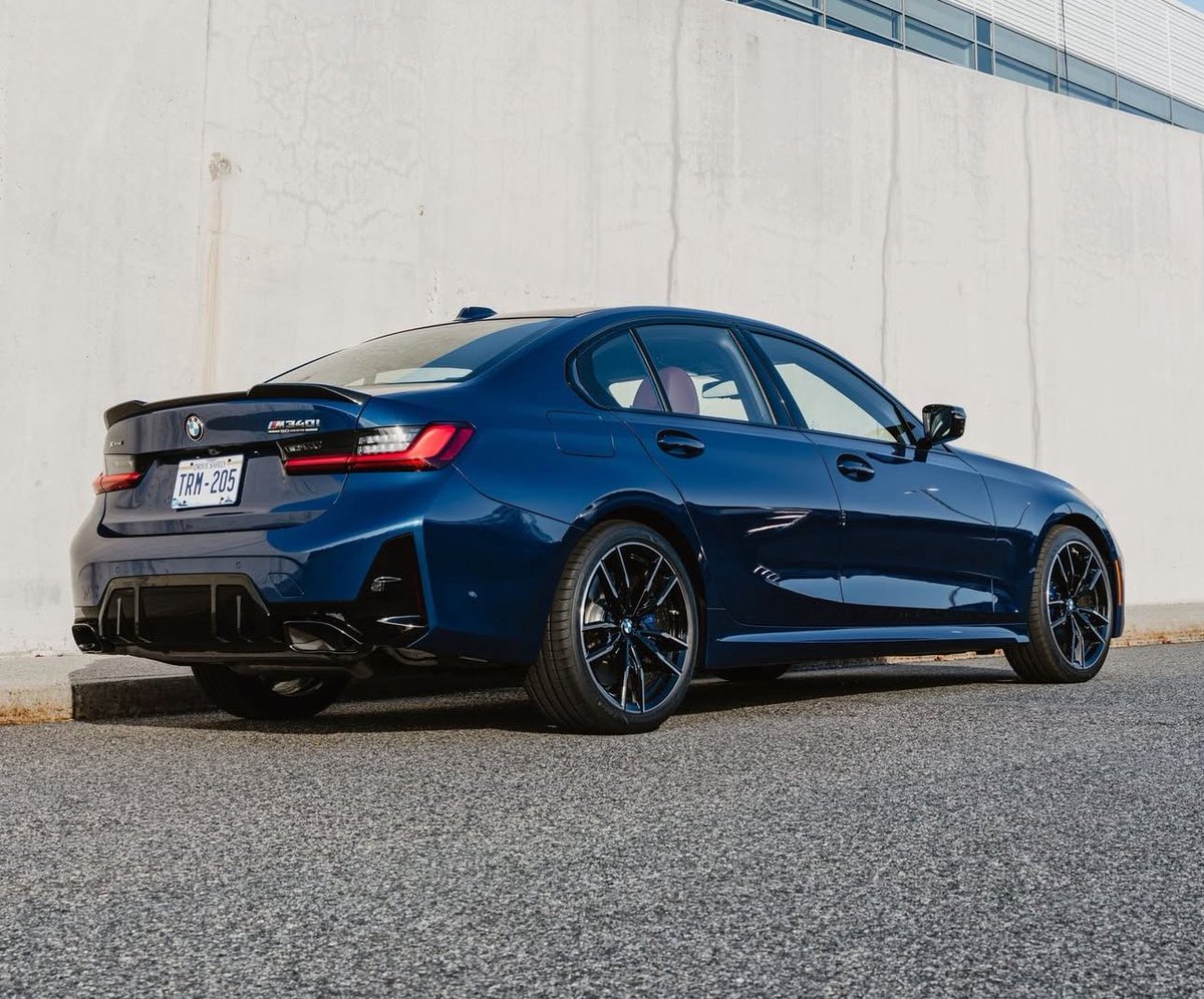 cars_pixels's tweet photo. Celebrating 50 years of BMW 3 Series with the M340i 50 Jahre Edition https://t.co/vGlMFBYxzm