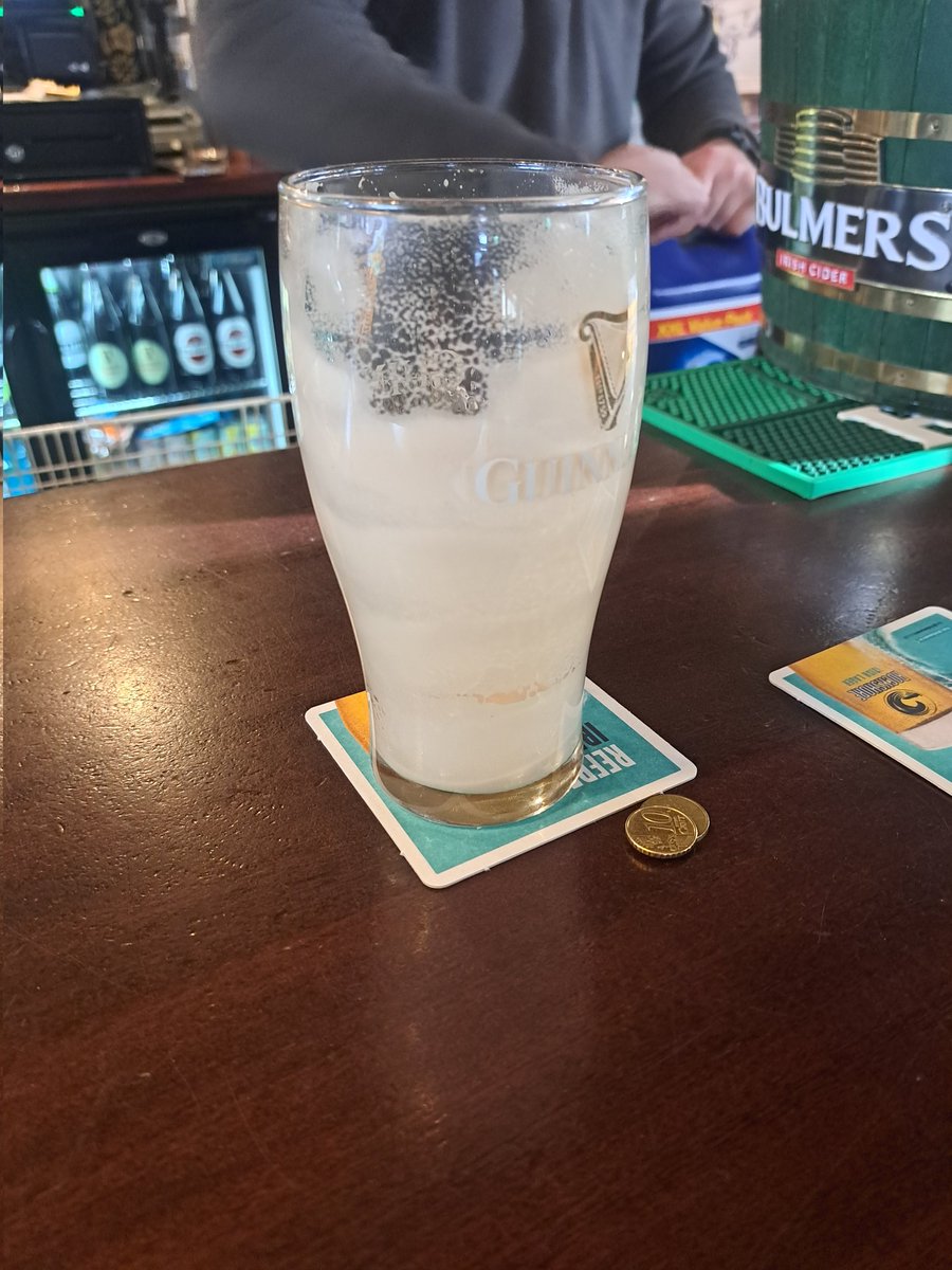 eamod78's tweet photo. To Troy Parrott you beautiful man 🇮🇪 #HUNIRL #COYBIG https://t.co/BN2ilC1Lcu