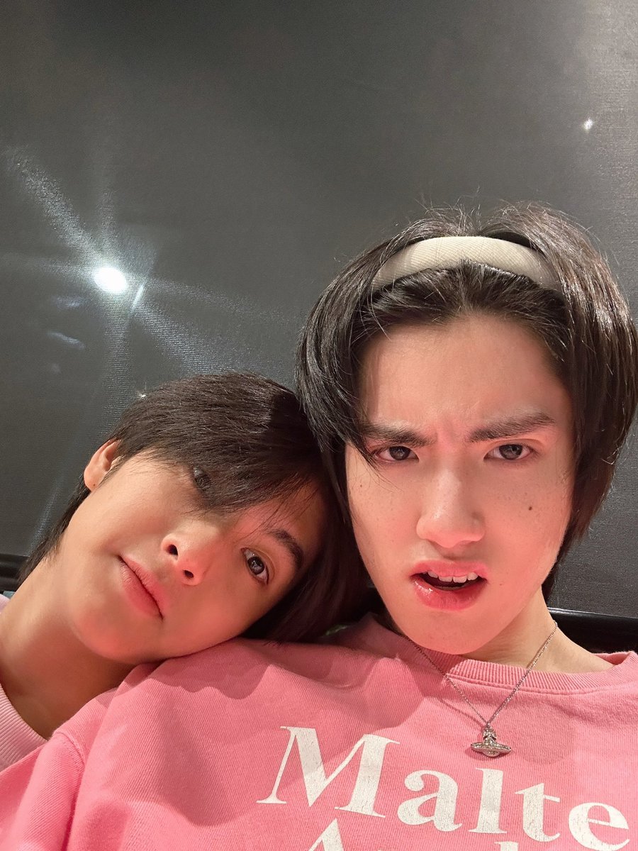 ขอทายว่าชมพูอันนี้นะ