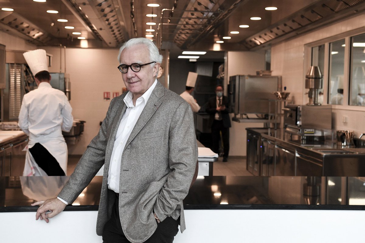 Lyon. Le chef le plus étoilé du monde, Alain Ducasse, ouvre sa chocolaterie sur la Presqu'île
l.actu.fr/RbJb