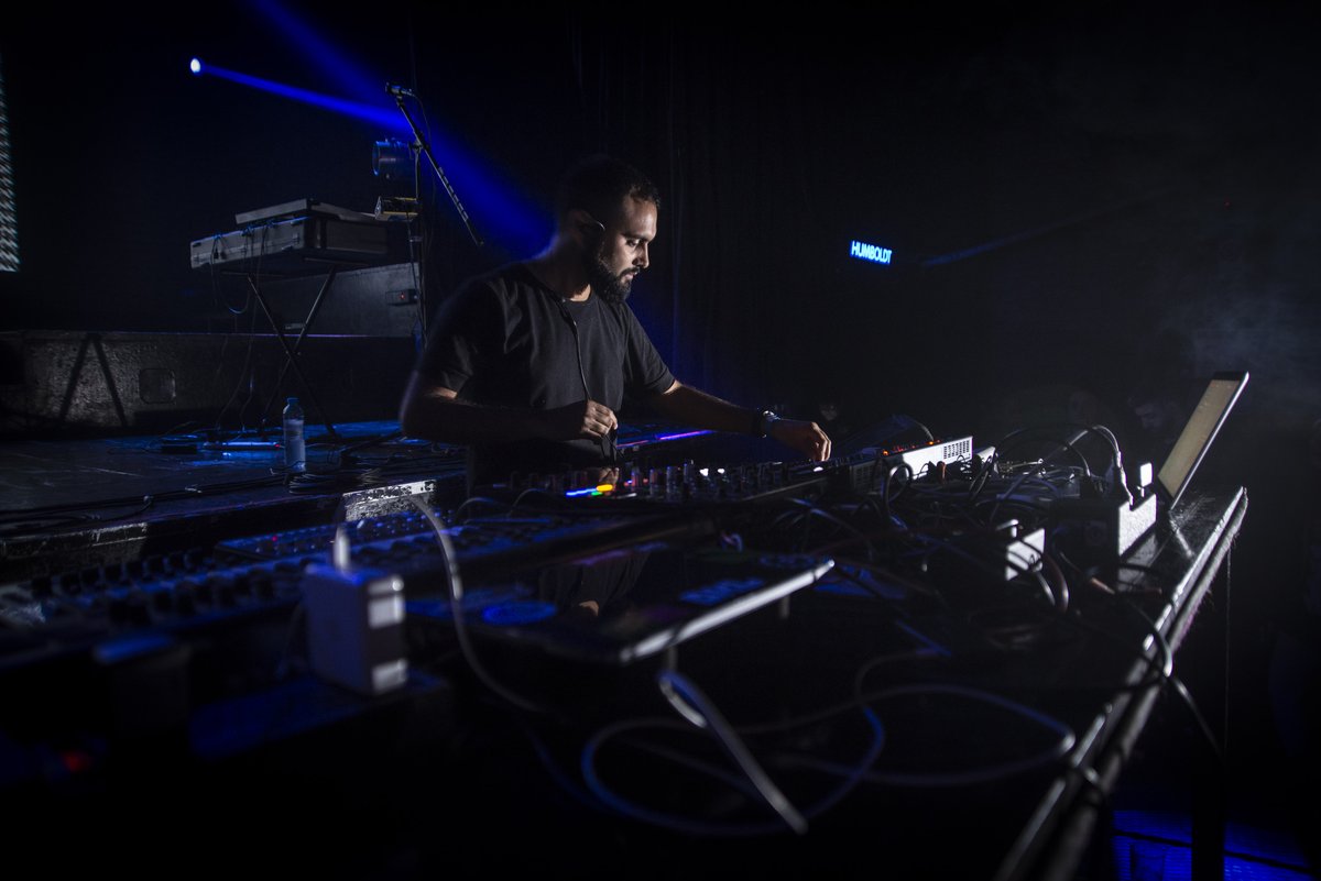 Rebelvisions welcomes Sebastian Corral's Yellow Seed EP today: a masterclass in dynamic house with proggy twists and deep soul.

Stream and get all the details here: technowerk.co/sebastian-corr…