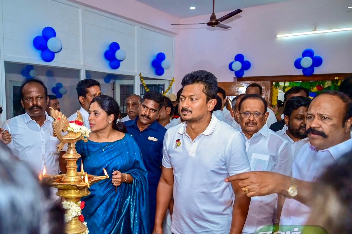 poornasangeetha's tweet image. வரலாற்றுச் சிறப்புமிக்க நமது தமிழ் மொழிக்கு பெருமையை தேடித்தந்த மாவட்டமான சிவகங்கை மாவட்டத்திற்கு வருகைதந்து, சிங்கம்புணரியில் 15.11.2025 - அன்று பல்வேறு நிகழ்ச்சிகளில் கலந்துகொண்டு, மேலும் எமது ஊருக்கு சிறப்புகளை தேடித்ததுள்ள,

மாண்புமிகு தமிழ்நாடு துணை முதலமைச்சர், கழக இளைஞர்…