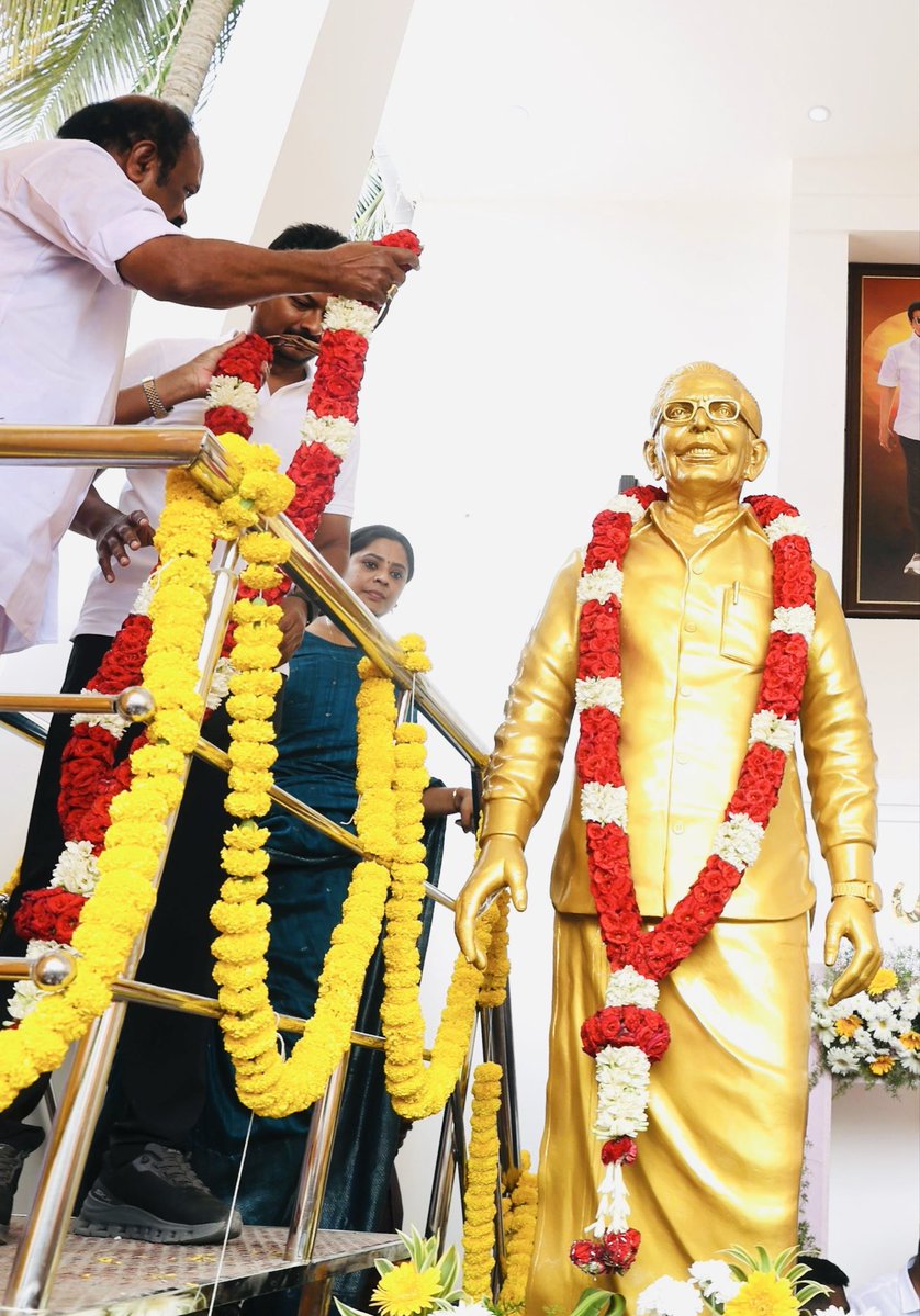 poornasangeetha's tweet image. வரலாற்றுச் சிறப்புமிக்க நமது தமிழ் மொழிக்கு பெருமையை தேடித்தந்த மாவட்டமான சிவகங்கை மாவட்டத்திற்கு வருகைதந்து, சிங்கம்புணரியில் 15.11.2025 - அன்று பல்வேறு நிகழ்ச்சிகளில் கலந்துகொண்டு, மேலும் எமது ஊருக்கு சிறப்புகளை தேடித்ததுள்ள,

மாண்புமிகு தமிழ்நாடு துணை முதலமைச்சர், கழக இளைஞர்…