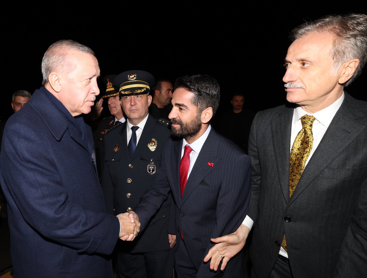 oguzmutlu02's tweet photo. Aşk ile muhabbet ile … 
Allah Başımızdan eksik eylemesin 🙏
@RTErdogan 
@HuseyinOzhan_ https://t.co/Kctl5dk9sN