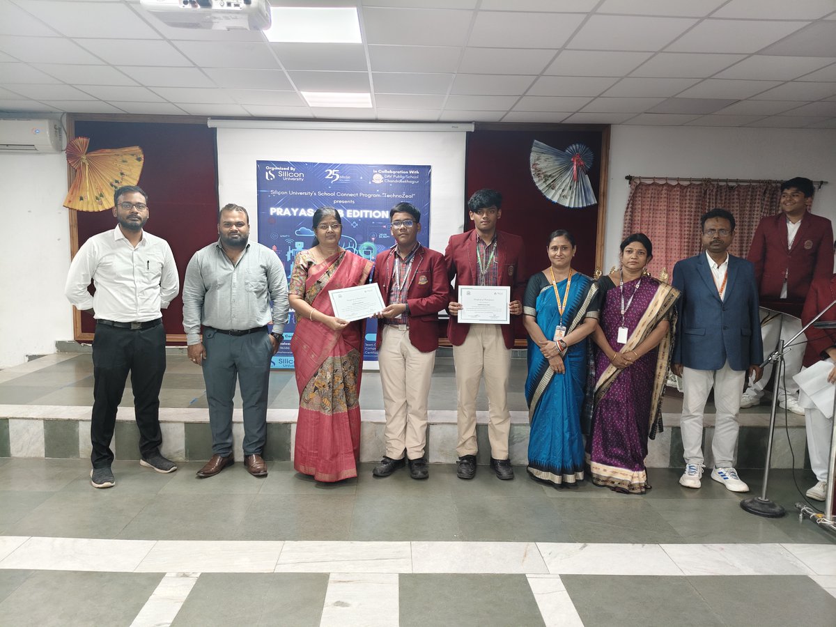 Silicontech_bbs's tweet image. Prayas: Web Edition 2025
Under TechnoZeal, Silicon University joined hands with DAV Public School, Chandrasekharpur, to host a dynamic one-day workshop for students from 20 schools!

#TechnoZeal #Prayas2025 #SiliconUniversity #FutureInnovators #DigitalLearning