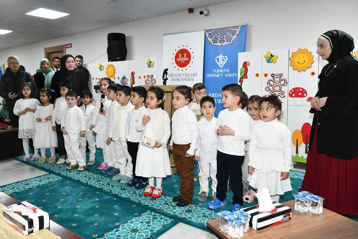 Nafiye Yıldız Hafızlık Kız Kur’an Kursu’nun açılış törenine katıldık.
Bu mübarek ilim yuvasının Ardahan’ımızın manevi iklimine güç katmasını, nice hafizelerimizin yetişmesine vesile olmasını Cenab-ı Hak’tan niyaz ediyoruz.

Emeğiyle, duasıyla, hayırlarıyla katkı sunan tüm