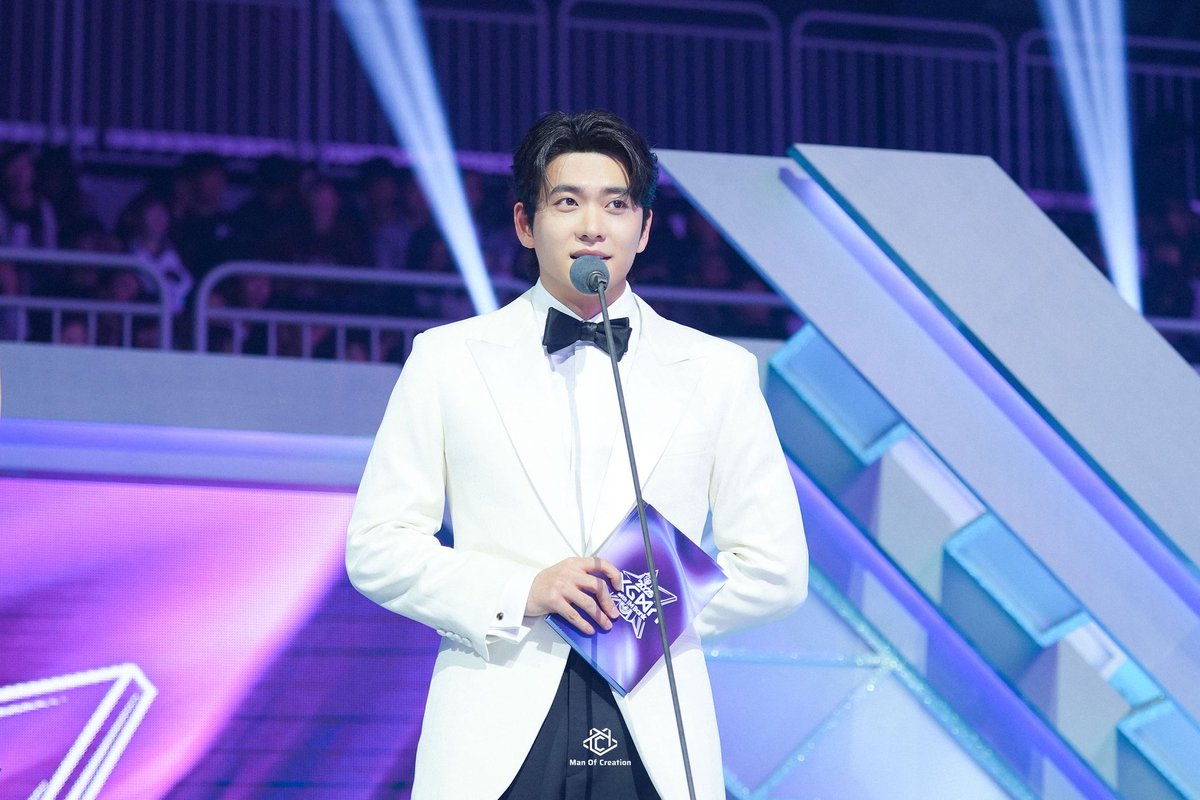 manofcreation0's tweet image. #MOCHIND
#강태오 #KGMA

스윗한 모습🍯 듬뿍 볼 수 있었던
KGMA 시상식에서의 태오 배우!

매력 넘쳤던 시상자 태오 배우 비하인드 함께 보시죠! 📸 

#KANGTAEOH