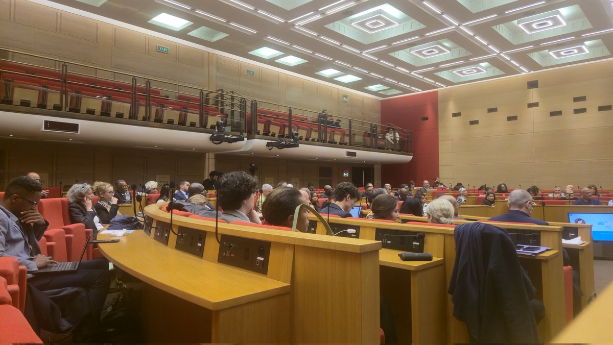 AudreyBelim974's tweet photo. 3e table-ronde du #ColloqueUSHOM "De la réaction à la résilience : faire du #logementsocial un pilier de la reconstruction territoriale" avec A.-S. Grave(@cdchabitat), O. Jacob (@outremer_gouv), H. Durimel (#PointeaPitre), D. Zobda (#Lamentin), V. Fournier (@FederationESH) 1/2➡️ https://t.co/OMWclkaiJL