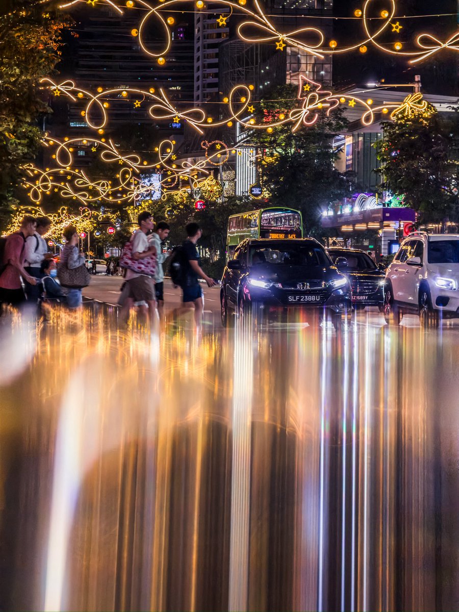 javanng's tweet image. Orchard Road crossings don’t get more magical than this! Singapore is shining at its festive best 🎄🌟

#ChristmasOnAGreatStreet #OrchardRoad #Singapore #CityVibes #festivevibes #thisissg #visitsingapore #citybynight #nightphotography #SG60 #streetsofsingapore