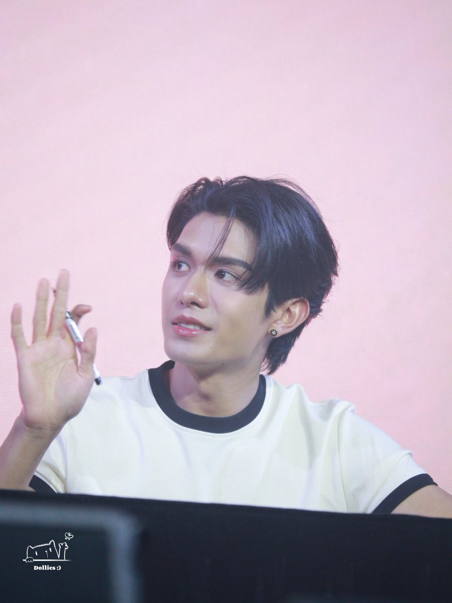 netty_boi's tweet photo. Happy to see you in my hometown na🥺🤏🏻

#NetFMinHongkong
#NETHappiDayinHK
#netsiraphop @netsiraphop https://t.co/fmMkErYgiE