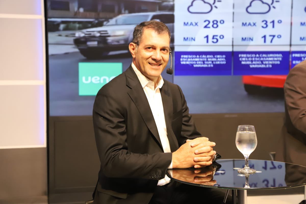 CarlosGimnezGo1's tweet image. Buenos días ☀️ Ahora en @AmericaTV hablando sobre los trabajos que estamos llevando adelante desde el @magparaguay para impulsar el desarrollo agropecuario y garantizar la seguridad alimentaria del país. ¡Acompáñanos! 
#GobiernoDelParaguay #EstamosConElCampo 🇵🇾