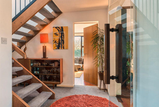 WowHauser's tweet image. I love pretty much everything about this 1960s midcentury modern house in Holt Heath, Worcester. Just had a price drop too. bit.ly/3LJ1oYv