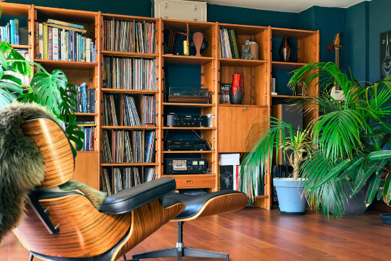 WowHauser's tweet image. I love pretty much everything about this 1960s midcentury modern house in Holt Heath, Worcester. Just had a price drop too. bit.ly/3LJ1oYv