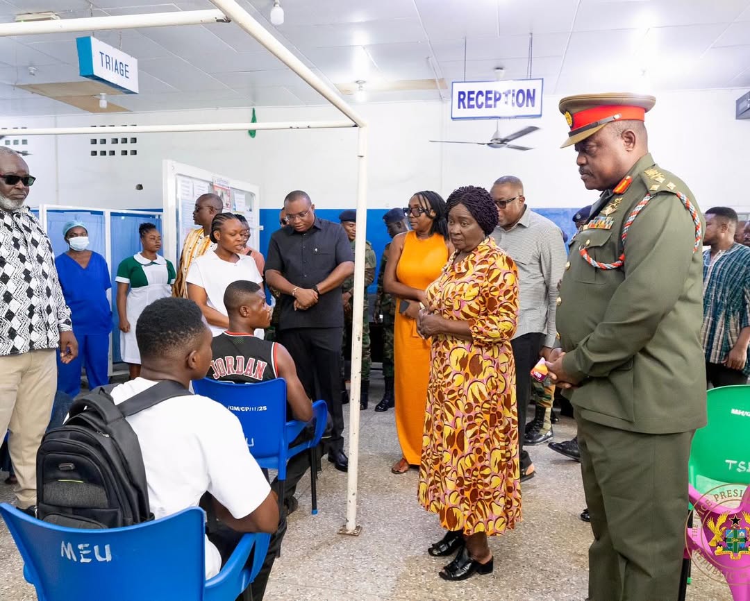 onua951fm's tweet image. 📸 Vice President Professor Naana Jane Opoku-Agyemang led a high-level government delegation to the 37 Military Hospital to visit and offer support to the victims of the tragic stampede that occurred during a military recruitment exercise at the El-Wak Sports Stadium.

#OnuaFM