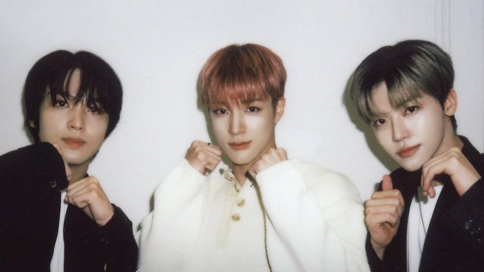 hyeokfs's tweet photo. 🤜🏻🐻🤛🏻        🤜🏻🐶🤛🏻          🤜🏻🐰🤛🏻 https://t.co/NGmb4p7WTM