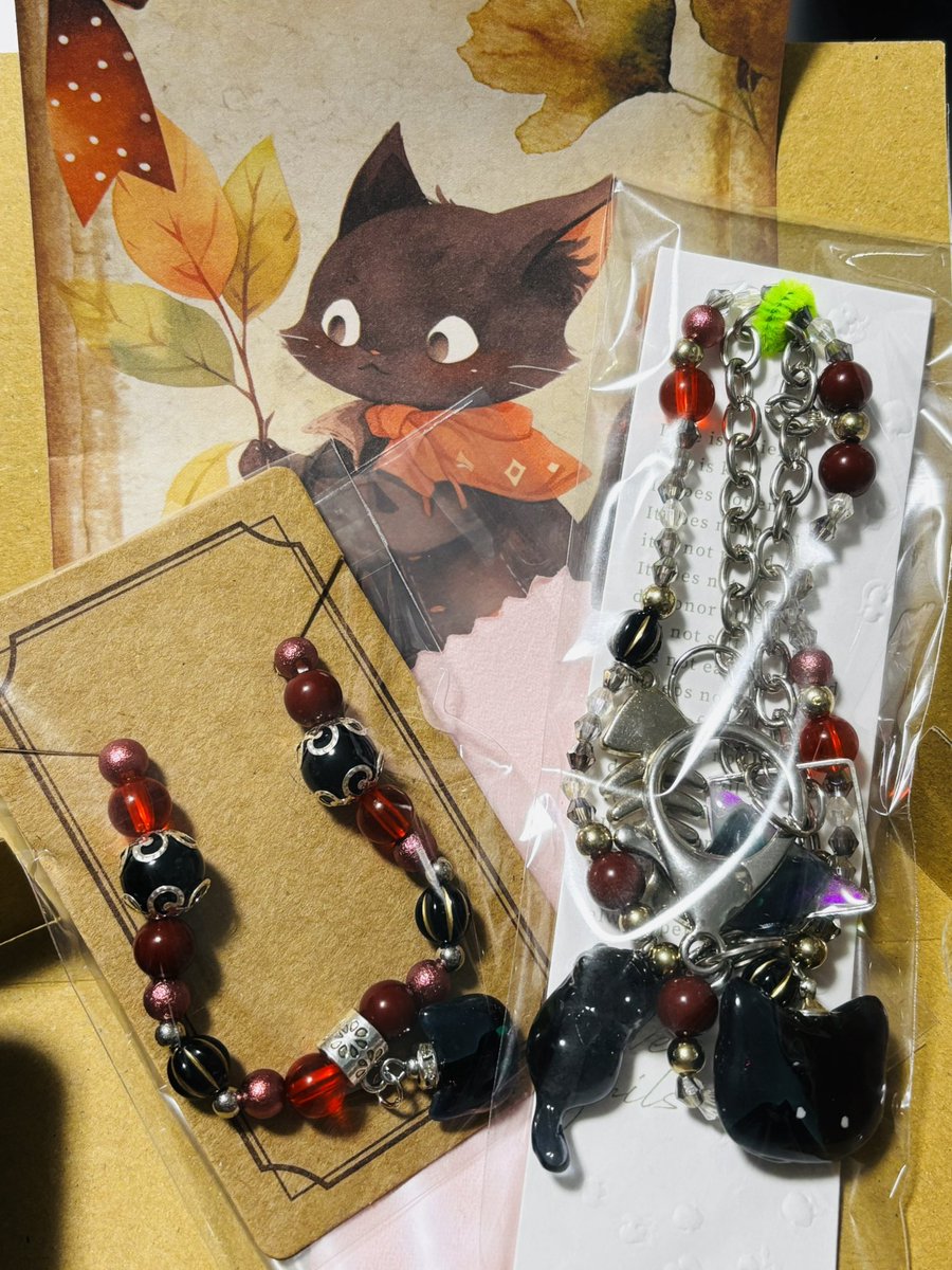 ChaChaxxcraft's tweet photo. にゃーちにオーダーしていた商品が届きました🎁✨可愛い💕✨️お誕生日だからとブレスレットをプレゼントしてくれました🎁😭ありがとう〜🌸大事にします✨
#Palmu #handmade #Depsea #誕生日 #繋がりが嬉しい https://t.co/ZQraP78OVc