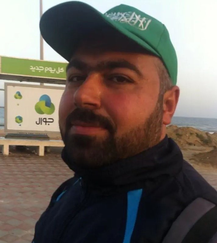 guffanti_marco's tweet image. GAZA:  🇵🇸🇵🇸Motasem, finto giornalista e membro di Hamas 🐷, spiega che i palestinesi hanno un tasso di obesità elevato perché i sionisti li riempiono di Junk Food.

Anche lui - dice- ha perso 38 chili per la carestia e si vede nella foto la denutrizione evidente.

MENTONO SEMPRE