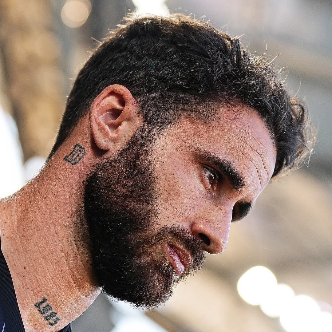 Beşiktaş yönetimi, ağrıları nedeniyle antrenmana çıkmayan Rafa Silva'yı detaylı MR'a sokacak. 

(Ogün Şahinoğlu)