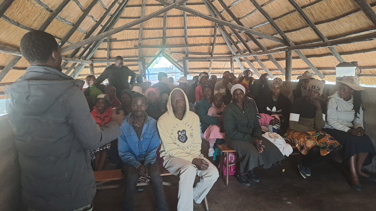 matpulsezw's tweet photo. Matpulse, in partnership with @amaguguheritage held a community dialogue in Matobo yesterday to unpack #climatechange, hear lived experiences, exchange best practices, & co-create local solutions for adaptation & mitigation as the farming season begins.
#ClimateActionZw https://t.co/MOSYzK0bjp