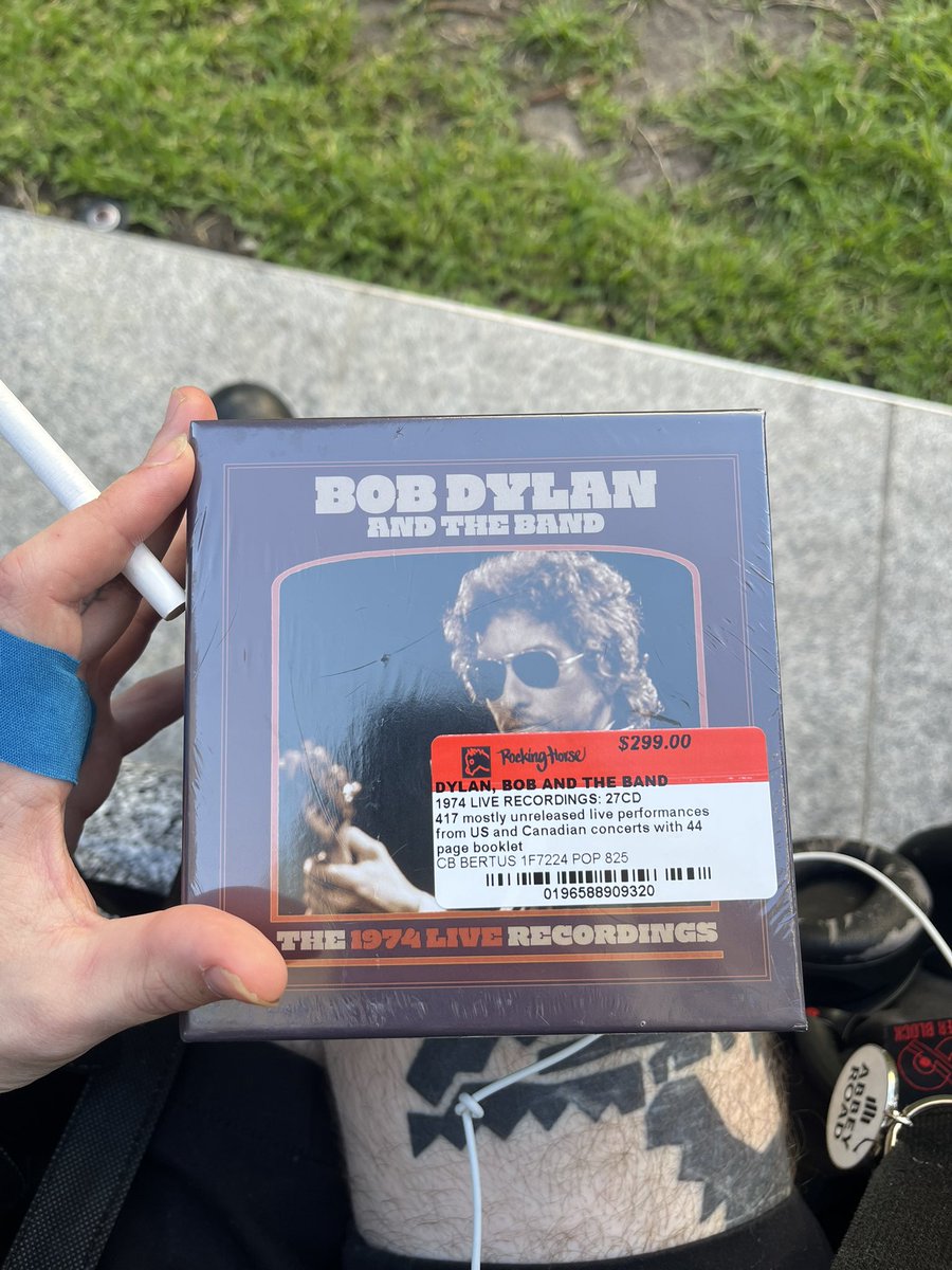 bongfuckr's tweet image. im actually genuinely upset with myself i cant believe i just spent so much money because &quot;i finally saw it in the shops&quot; i literally have 38 dollars in my account now someone please come over and kill mee