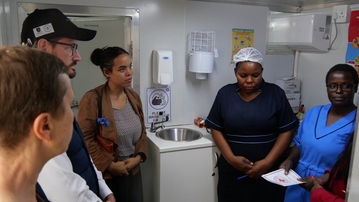 France in Zimbabwe 🇫🇷🇿🇼 tweet media