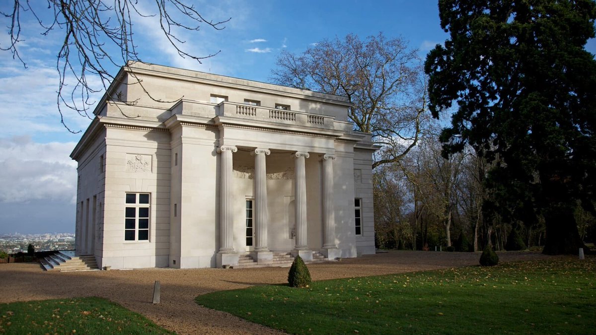 BFMTV's tweet image. Le milliardaire Xavier Niel s’offre pour 38,7 millions d’euros ce palais dans lequel Louis XV rencontrait son amante, la comtesse du Barry
l.bfmtv.com/rbhS