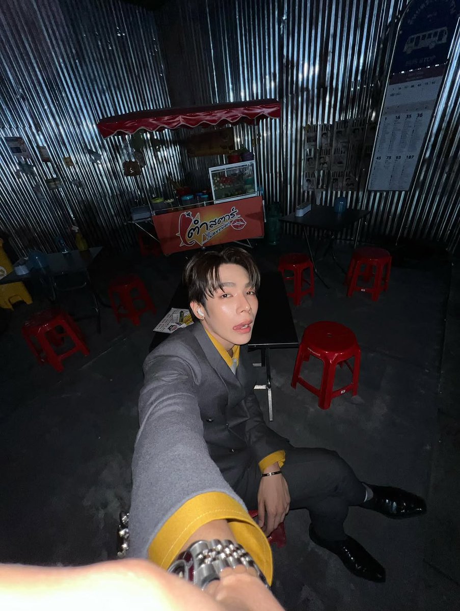 fevumb's tweet image. เมื่อหนุ่ม 97 อยากเป็นหนุ่มเจน z น่ารักว่ะ 
5555555555555555555555555555

#JetATLAS