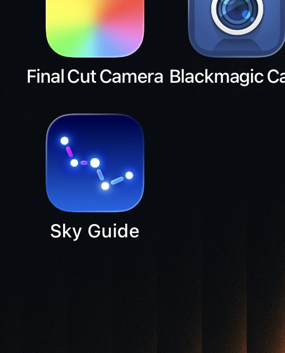 Sankew06's tweet image. Today I learnt, iOS 26 lets developers create HDR Icons

the stars in this app icon(Sky Guide) for example are very bright in contrast to other apps, and it goes back to SDR when it’s in low power mode