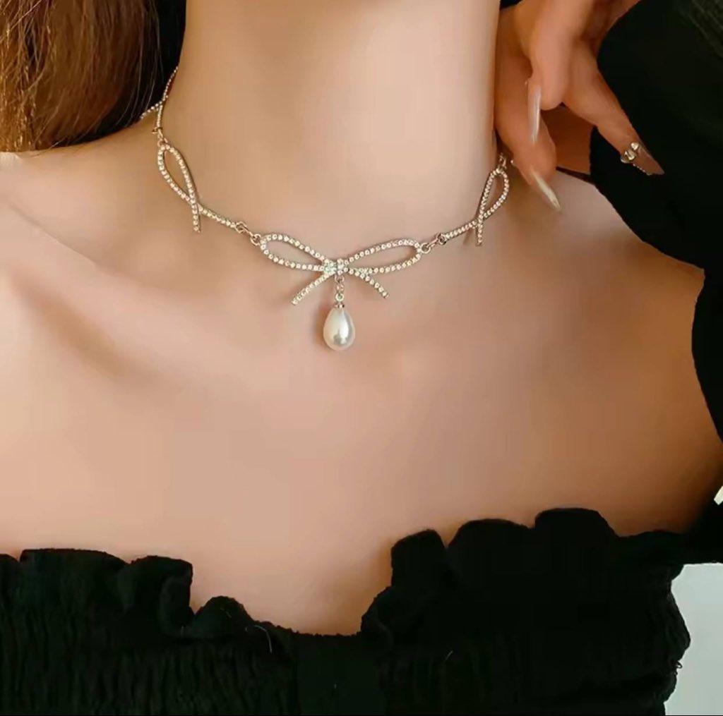 babylambo11's tweet image. Bow choker necklace 
🏷️: 7000

Please retweet for me 🥺🥹